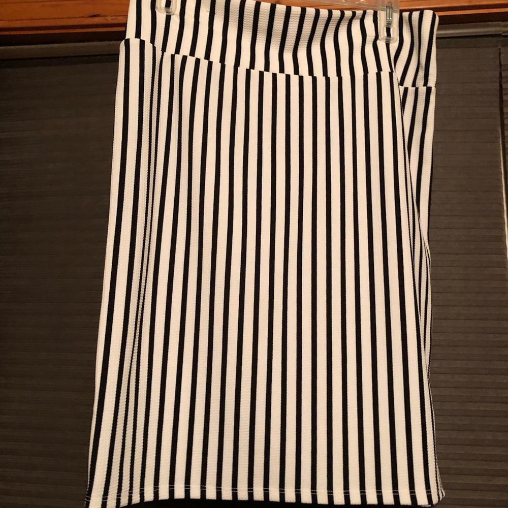 Striped Lularoe Cassie skirt